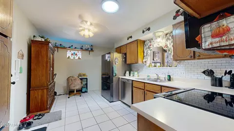 Kitchen - 1710 W 13th Ave, Apache Junction, AZ 85120 photo 1 of 2