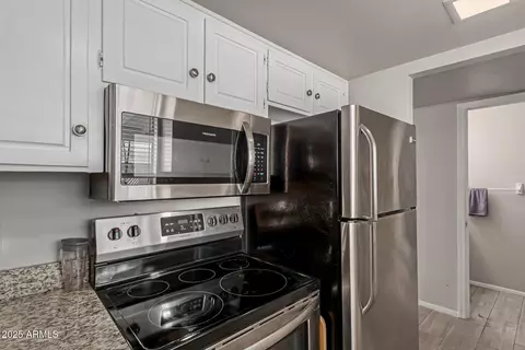 Kitchen - 7126 N 19th Ave #152, Phoenix, AZ 85021 photo 4 of 4