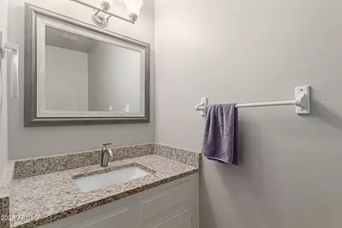 Bath - 7126 N 19th Ave #152, Phoenix, AZ 85021 photo 1 of 2
