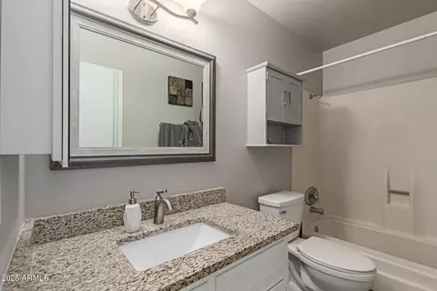 Bath - 7126 N 19th Ave #152, Phoenix, AZ 85021 photo 2 of 2