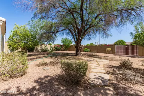 Exterior - 804 N 46th St, Mesa, AZ 85205 photo 8 of 14