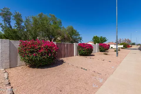 Exterior - 804 N 46th St, Mesa, AZ 85205 photo 13 of 14