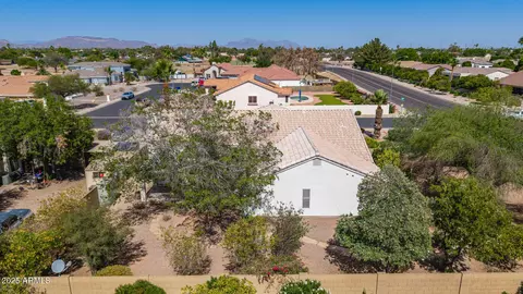 View/Area - 804 N 46th St, Mesa, AZ 85205 photo 7 of 16
