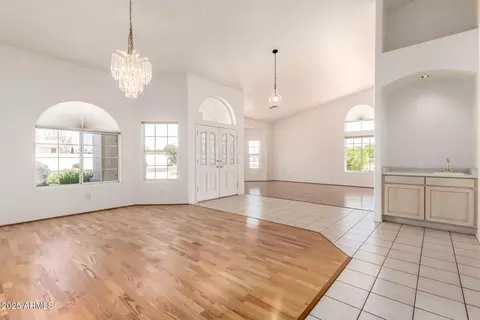 Living - 804 N 46th St, Mesa, AZ 85205 photo 1 of 7
