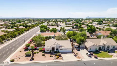 View/Area - 804 N 46th St, Mesa, AZ 85205 photo 1 of 16
