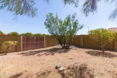 Exterior - 804 N 46th St, Mesa, AZ 85205 photo 10 of 14