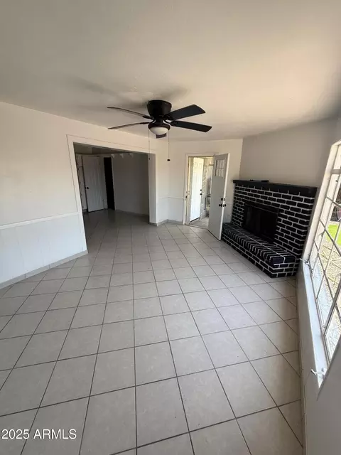 Living - 2831 W Montecito Ave, Phoenix, AZ 85017 photo 2 of 2