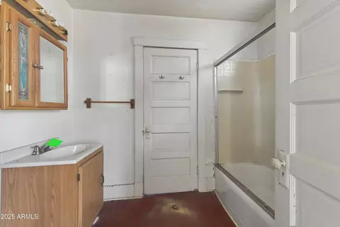 Bath - 5901 E Short Ave, Globe, AZ 85501 photo 1 of 2