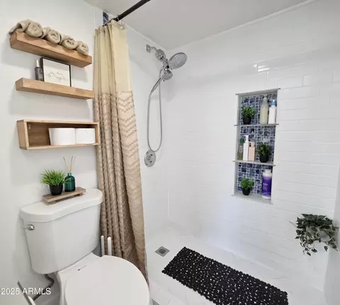 Bath - 4050 E Cactus Rd #107, Phoenix, AZ 85032 photo 1 of 3