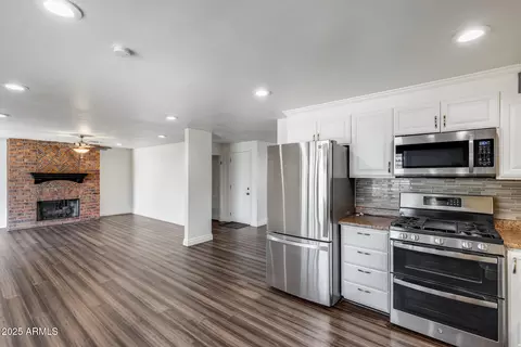 1930 W Voltaire Ave, Phoenix, AZ 85029