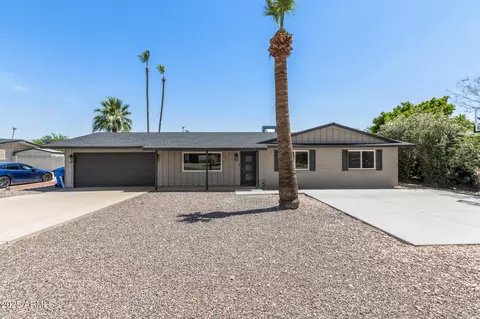 Exterior - 1911 E Lawrence Rd, Phoenix, AZ 85016 photo 4 of 9