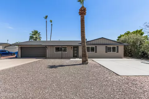 Exterior - 1911 E Lawrence Rd, Phoenix, AZ 85016 photo 3 of 9