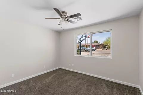 Bedroom - 1911 E Lawrence Rd, Phoenix, AZ 85016 photo 3 of 4