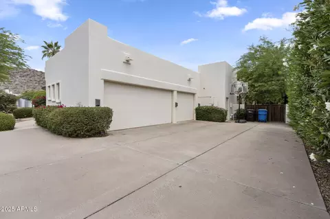 Exterior - 4702 E Sanna St, Phoenix, AZ 85028 photo 11 of 17