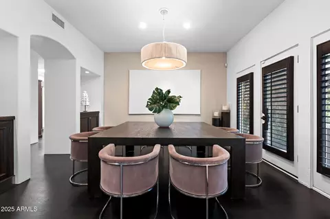 Dining - 4702 E Sanna St, Phoenix, AZ 85028 photo 1 of 4