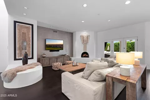Living - 4702 E Sanna St, Phoenix, AZ 85028 photo 7 of 10