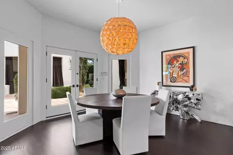 Dining - 4702 E Sanna St, Phoenix, AZ 85028 photo 3 of 4