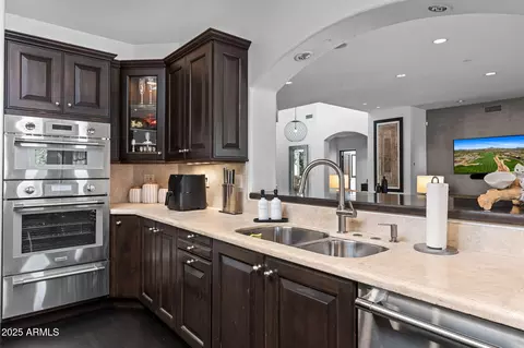 Kitchen - 4702 E Sanna St, Phoenix, AZ 85028 photo 7 of 7