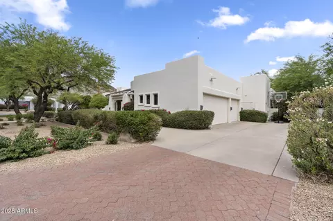 Exterior - 4702 E Sanna St, Phoenix, AZ 85028 photo 12 of 17
