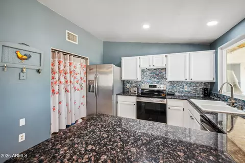 Kitchen - 7430 Ed Rice Ave, Mesa, AZ 85208 photo 3 of 3