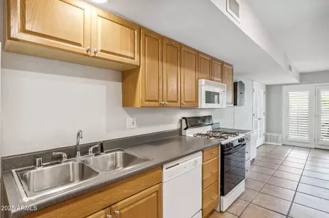 2016 E Orangewood Ave, Phoenix, AZ 85020 photo 47
