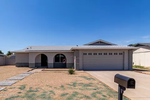2233 W Oraibi Dr, Phoenix, AZ 85027