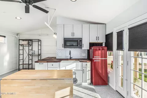 Kitchen - 3054 E Norwood St, Mesa, AZ 85213 photo 5 of 6