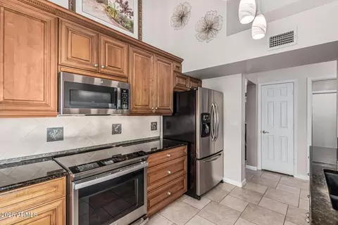 Kitchen - 3054 E Norwood St, Mesa, AZ 85213 photo 4 of 6