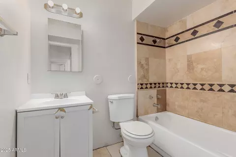 Bath - 5933 W Mitchell Dr, Phoenix, AZ 85033 photo 2 of 2