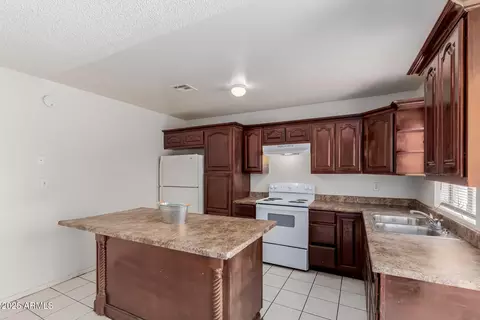 Kitchen - 5933 W Mitchell Dr, Phoenix, AZ 85033 photo 3 of 3