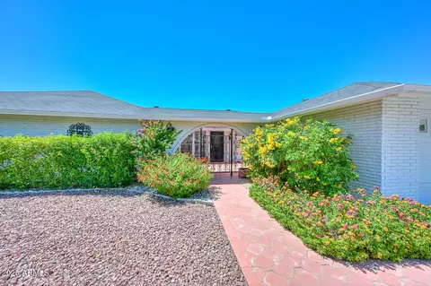 9717 W Spanish Moss Ln, Sun City, AZ 85373