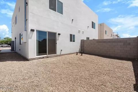 Exterior - 2559 E Broadway Rd, Phoenix, AZ 85040 photo 4 of 4