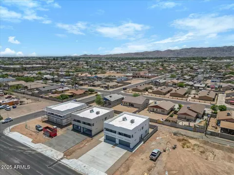 2559 E Broadway Rd, Phoenix, AZ 85040