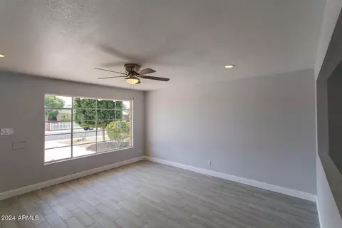 3126 W Stella Ln, Phoenix, AZ 85017 photo 6