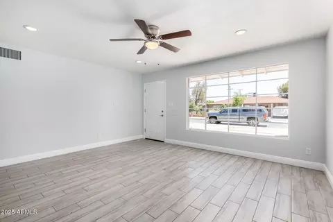 3126 W Stella Ln, Phoenix, AZ 85017 photo 8