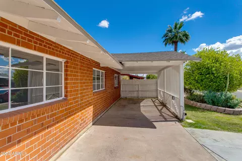 3126 W Stella Ln, Phoenix, AZ 85017 photo 3