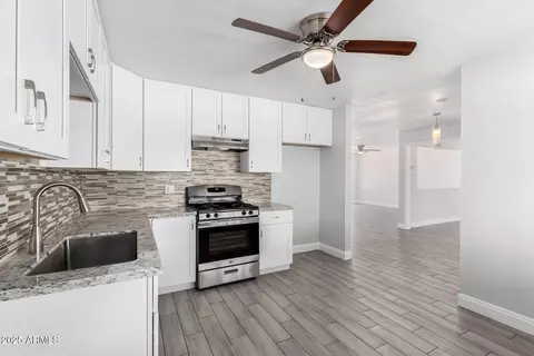 3126 W Stella Ln, Phoenix, AZ 85017 photo 11