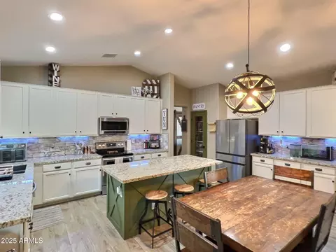 Kitchen - 7313 S 25th Dr S, Phoenix, AZ 85041 photo 1 of 2