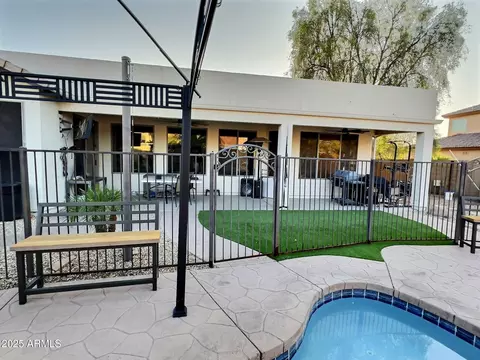 Exterior - 7313 S 25th Dr S, Phoenix, AZ 85041 photo 4 of 5