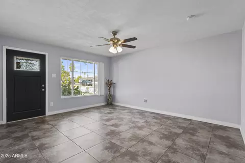 6807 N 37th Dr, Phoenix, AZ 85019 photo 9