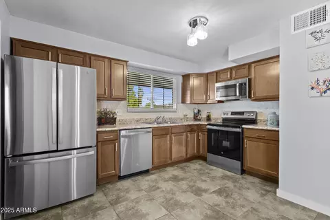 6807 N 37th Dr, Phoenix, AZ 85019 photo 14