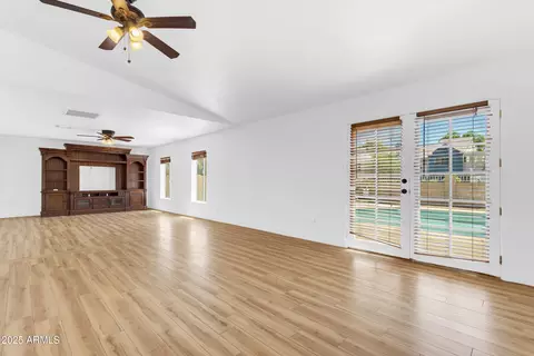 Living - 5015 E Shomi St, Phoenix, AZ 85044 photo 5 of 10