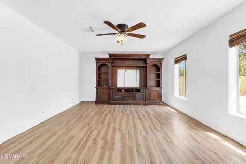 Living - 5015 E Shomi St, Phoenix, AZ 85044 photo 6 of 10