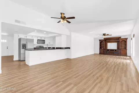 Living - 5015 E Shomi St, Phoenix, AZ 85044 photo 4 of 10