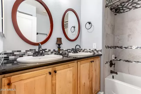 Bath - 16049 S 10th Pl, Phoenix, AZ 85048 photo 3 of 4