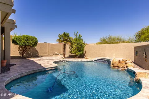 Exterior - 16049 S 10th Pl, Phoenix, AZ 85048 photo 11 of 17