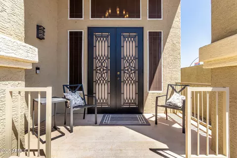 Exterior - 16049 S 10th Pl, Phoenix, AZ 85048 photo 7 of 17