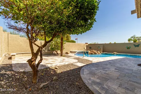 Exterior - 16049 S 10th Pl, Phoenix, AZ 85048 photo 14 of 17