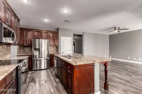 Kitchen - 16049 S 10th Pl, Phoenix, AZ 85048 photo 3 of 3