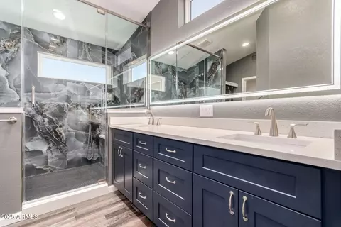 Bath - 16049 S 10th Pl, Phoenix, AZ 85048 photo 1 of 4